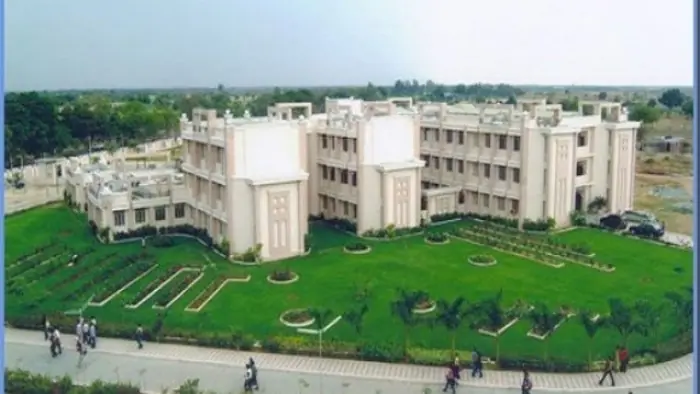 SBKS Medical College, Vadodara — campus